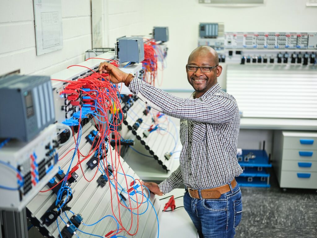 Steuerungstechniker | GLW Velbert