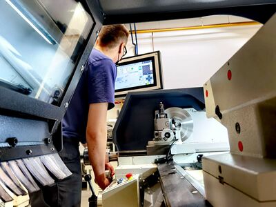Dreherei_01 Metalldreherei der GLW Velbert | Gemeinschaftslehrwerkstatt Velbert