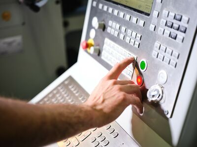 Schulung und Weiterbildung CNC Lehrgang | GLW Velbert
